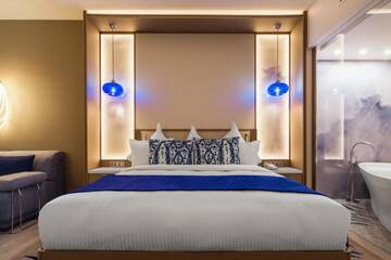 Стандартный номер с балконом и 1 кроватью размера «king-size» в Отеле Paragraph Resort & Spa Shekvetili, Autograph Collection